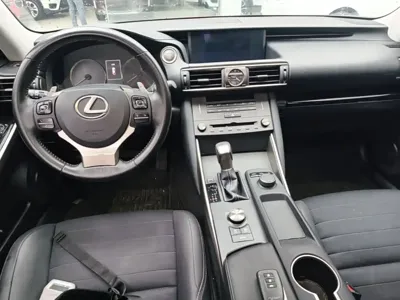 Lexus IS