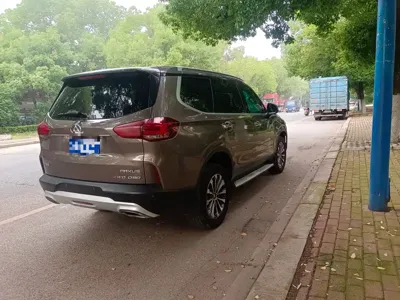 大通 D90