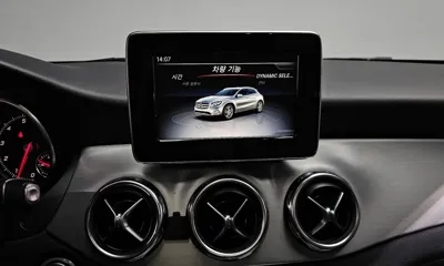 Mercedes-Benz GLA-Class