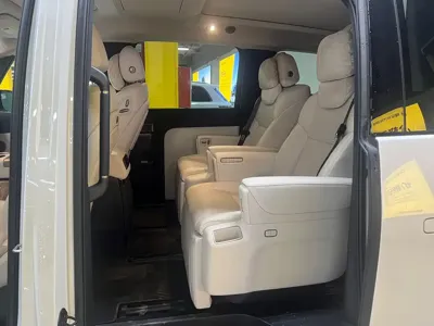 Li Auto Li MEGA