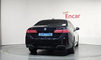 BMW i5