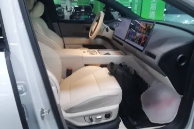 Li Auto Li Auto i6