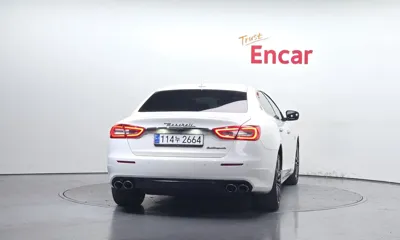 Maserati Quattroporte
