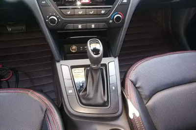 Hyundai Elantra (6th Generation