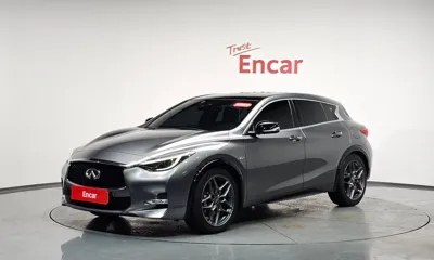 Infiniti Q30