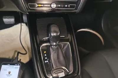 Roewe i5