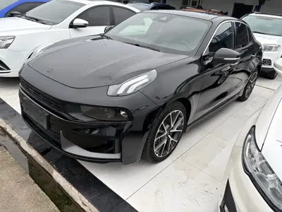 Lynk & Co 03