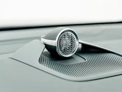 Volvo EM90