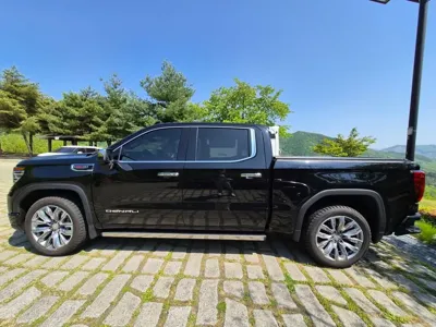 GMC Sierra