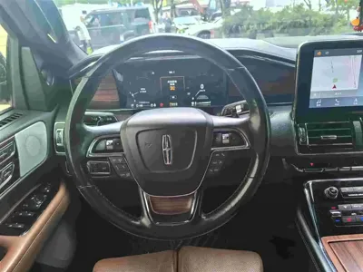 Lincoln Navigator