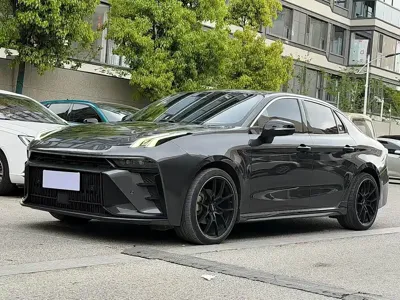 Lynk & Co 03