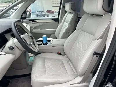 Volvo EM90