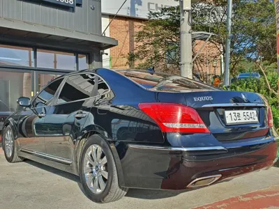 Hyundai Equus
