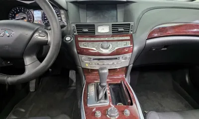 Infiniti Q70