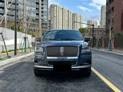 Lincoln Navigator