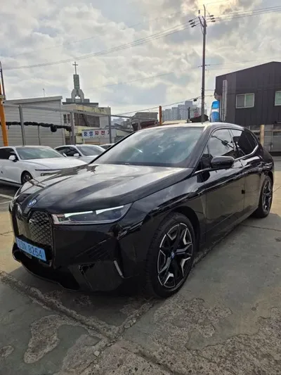 BMW iX