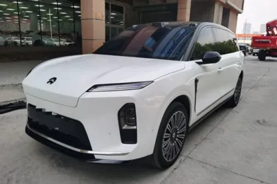 Nio ES8