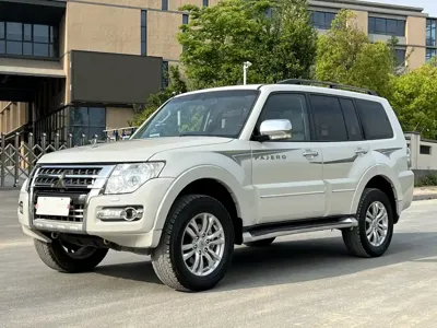 Mitsubishi Pajero (Import)