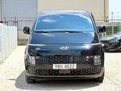 Hyundai Staria
