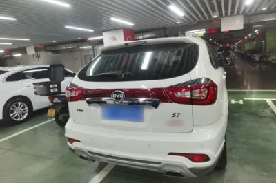BYD S7