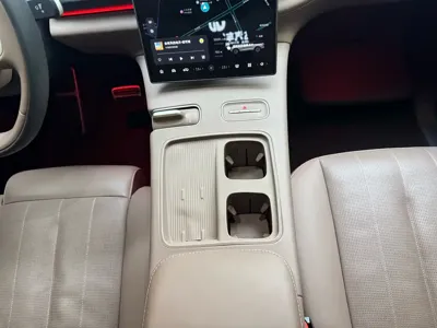Nio ES8
