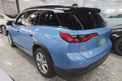 Nio ES8