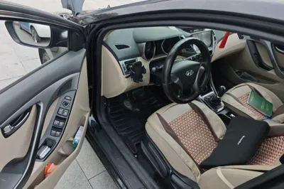 Hyundai Elantra (5th Generation