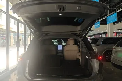 Nio ES8