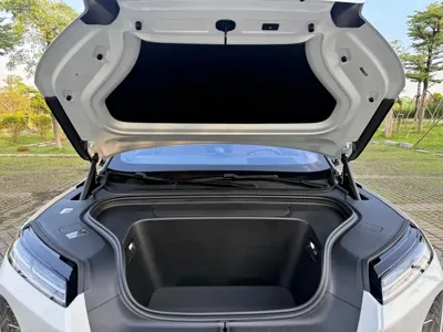 Nio ES8