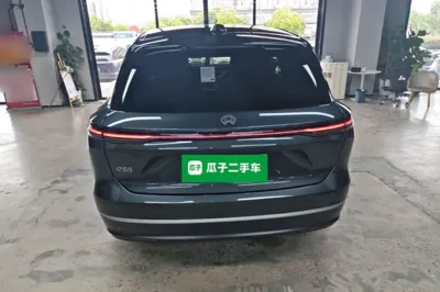 Nio ES8