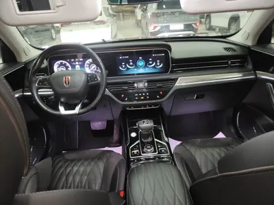 Hongqi HS5