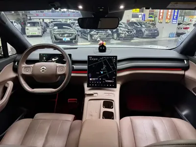 Nio ES8