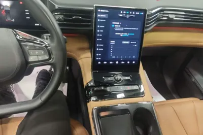 Nio ES8