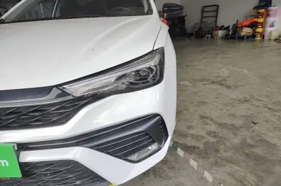 Roewe i5