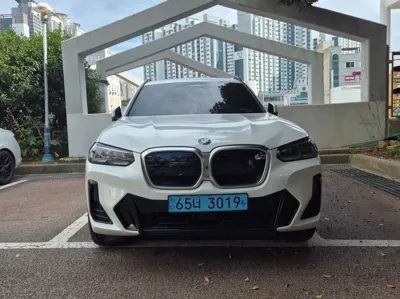 BMW iX3