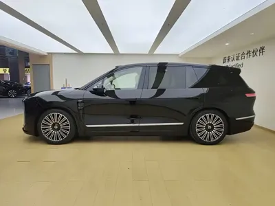 Nio ES8