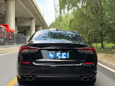 Maserati Quattroporte