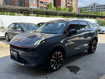 Lynk & Co 06