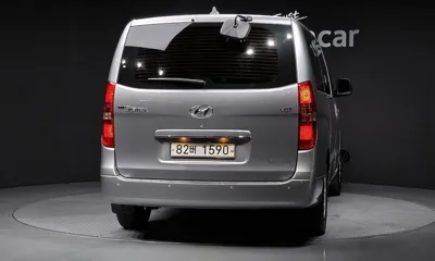 Hyundai Starex