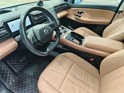 Nio ES8