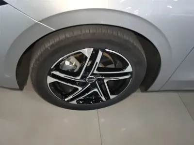 Roewe D7