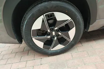 Geely Galaxy E5