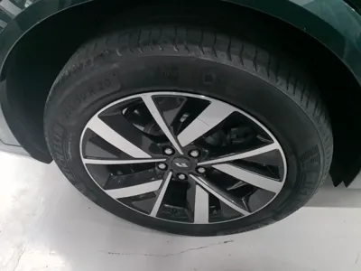 Li Auto L8