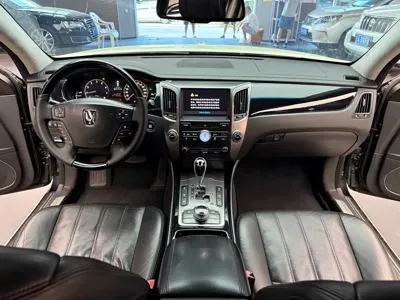 Hyundai Equus