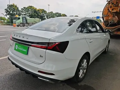 Roewe i5