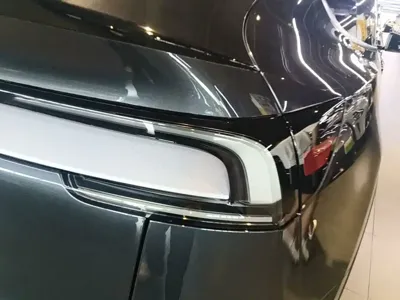 Tesla Model Y L