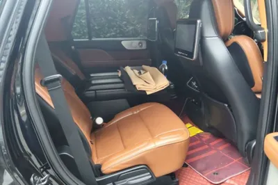 Lincoln Navigator