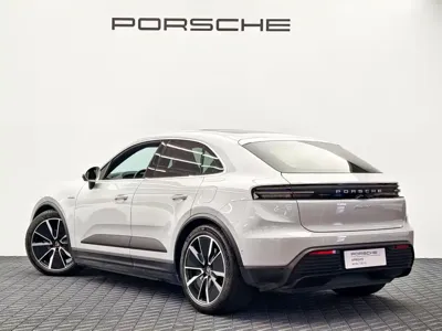 Porsche Macan EV