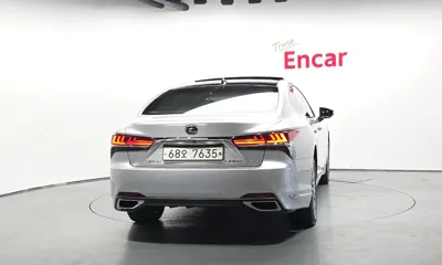 Lexus LS