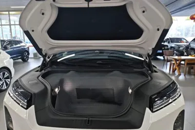Nio ES8